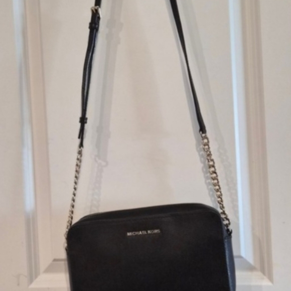 MICHAEL KORS Jet Set Item East West Shoulder Crossbody Camera Bag Black Gold - Picture 15 of 17